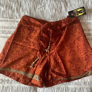 NWT Elastic Waist Junglee Billee Boho Shorts with Beaded Belt